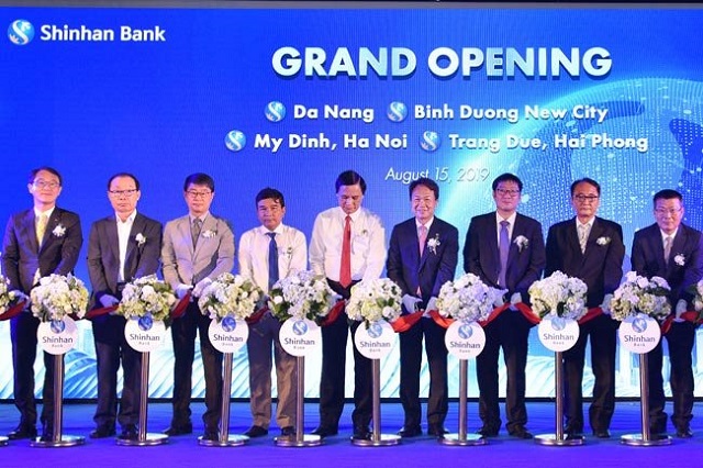 Shinhan Bank trải qua quá trình phát triển với tốc độ nhanh tại Việt Nam