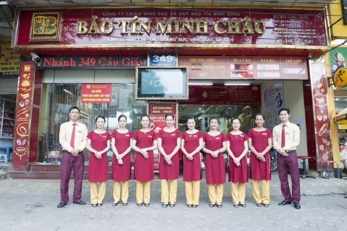 Bảo Tín Minh Châu luôn tận tâm phục vụ khách hàng