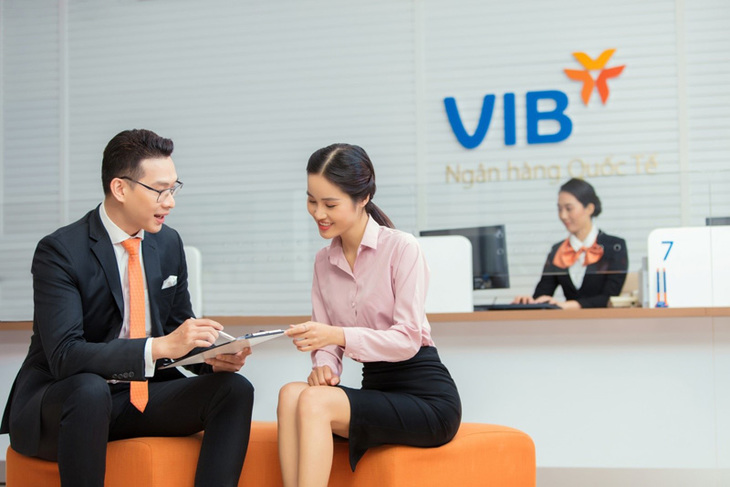 Theo dõi thời gian làm việc VIB khi đến giao dịch