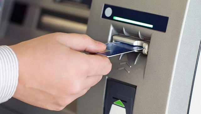 Đổi mã PIN thẻ ATM Sacombank tại trụ ATM