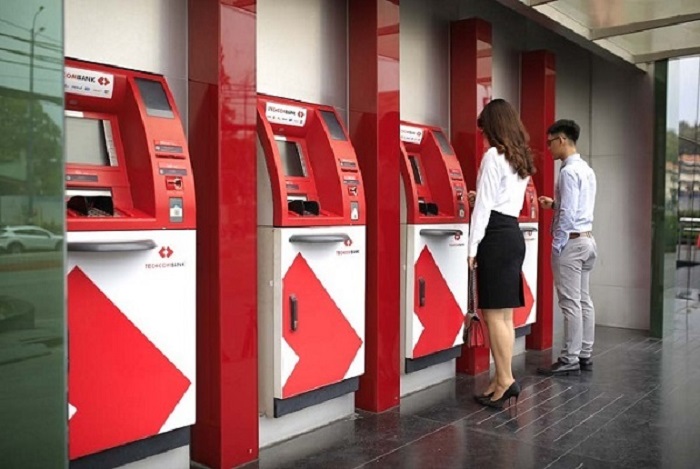 Hướng dẫn chuyển tiền cho người khác rút tại cây ATM mà không cần thẻ Techcombank