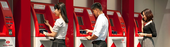 Rút tiền thẻ Napas Techcombank tại ATM