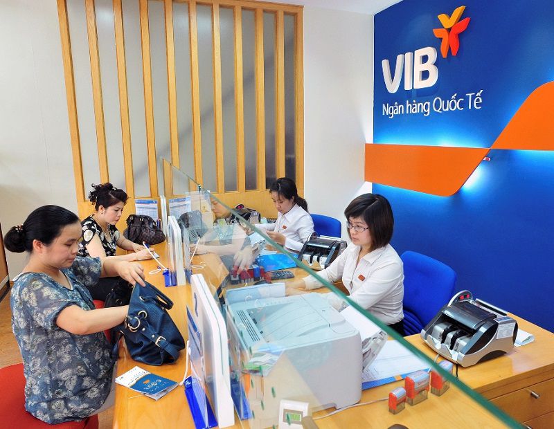 Mở thẻ VIB Online Plus tại quầy giao dịch